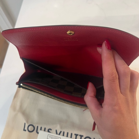 Louis Vuitton Wallet - Picture 7 of 9